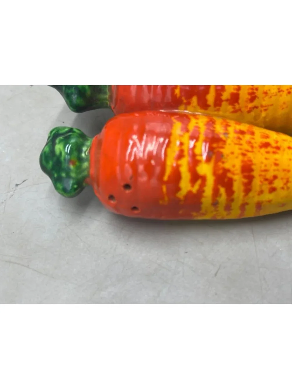 vintage carrot salt pepper shaker yellow orange 1 piece made in Japan 4.5